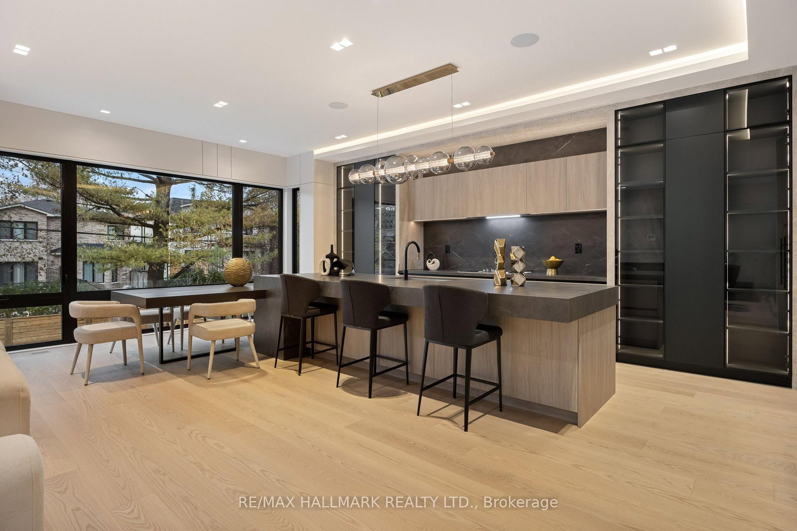 652 Bedford Park Avenue • Toronto, ON photo 18