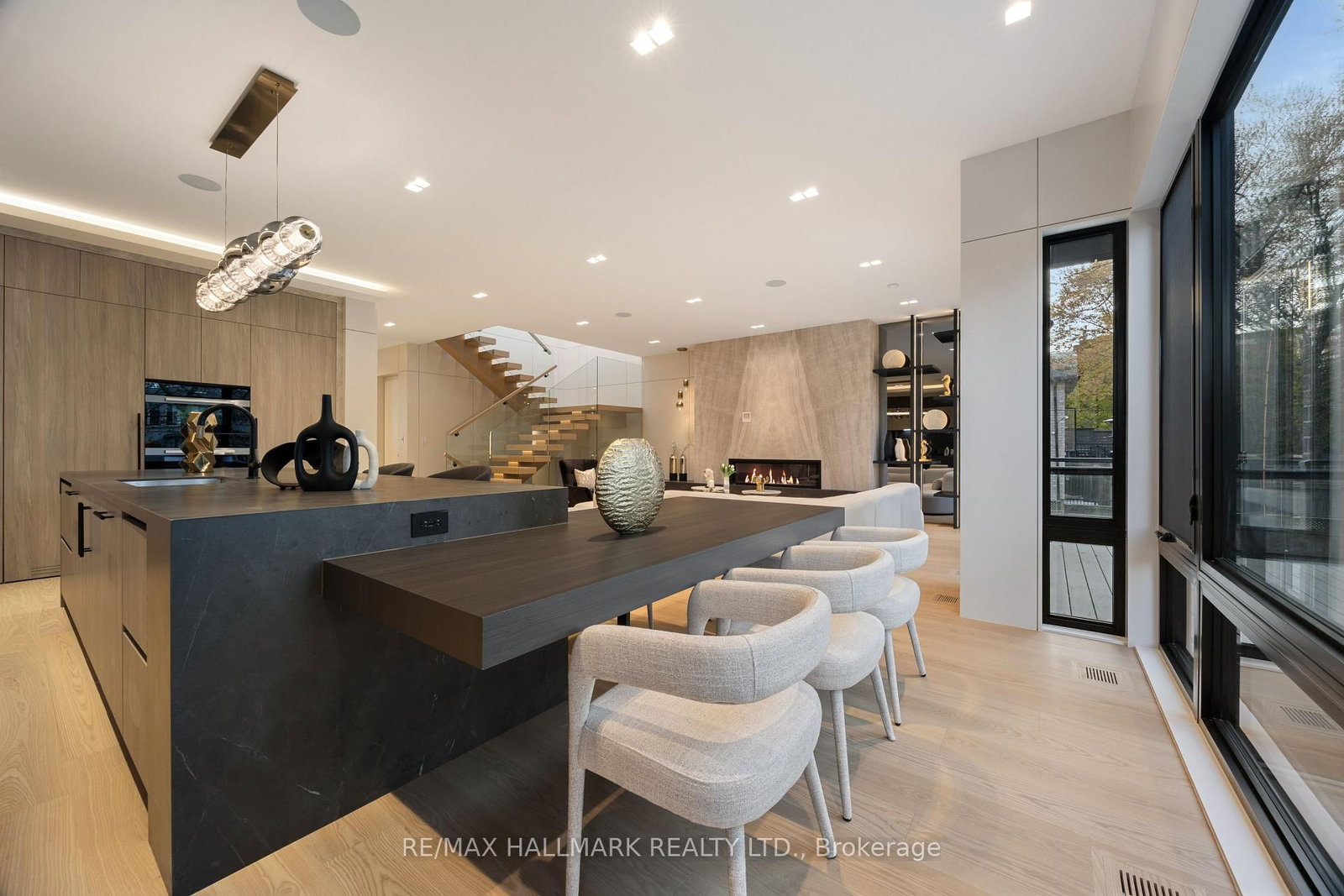 652 Bedford Park Avenue - Photo 19