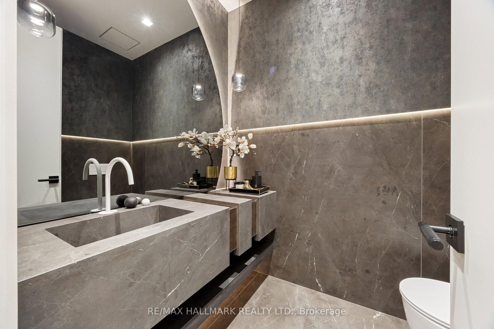 652 Bedford Park Avenue - Photo 22