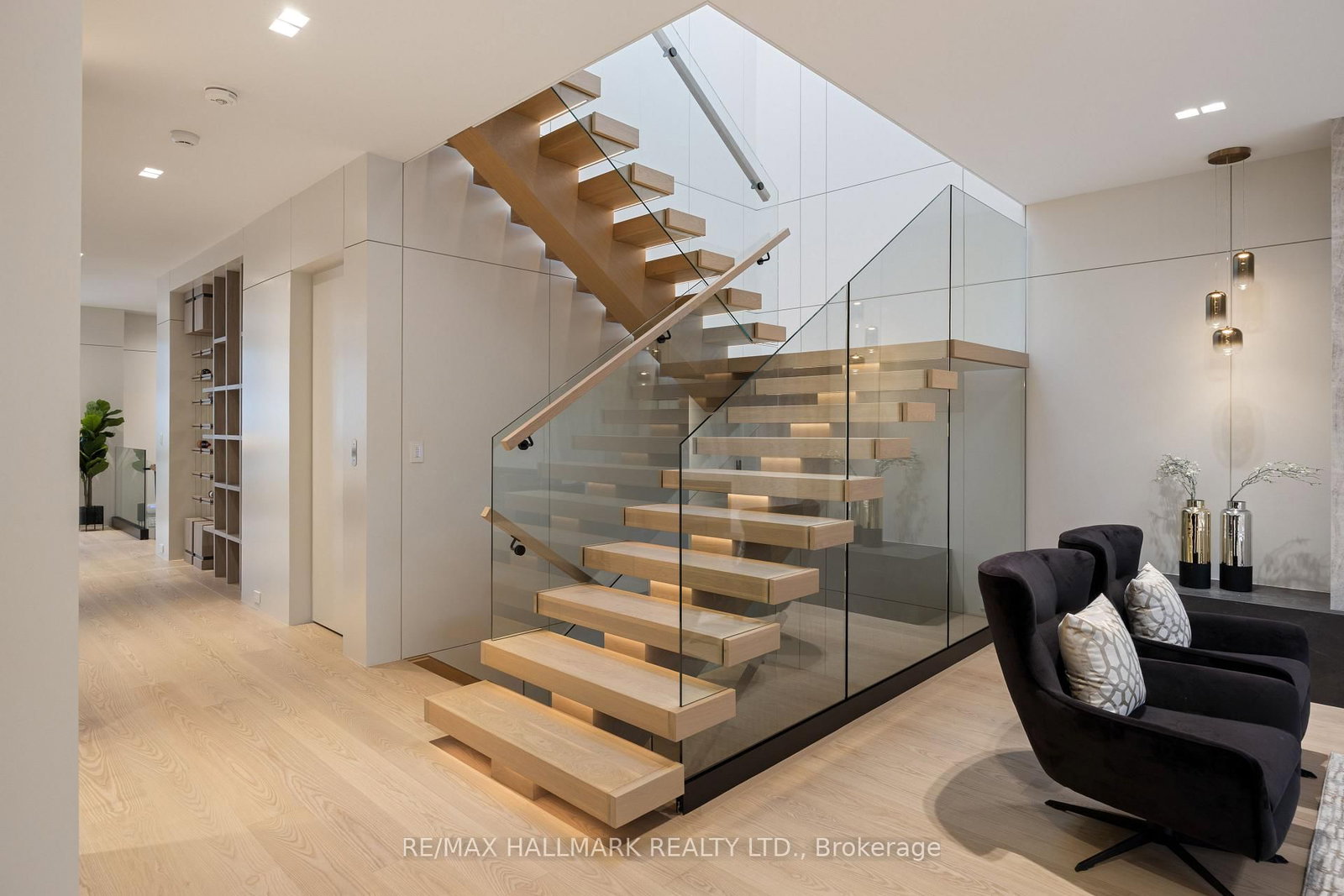 652 Bedford Park Avenue • Toronto, ON photo 23