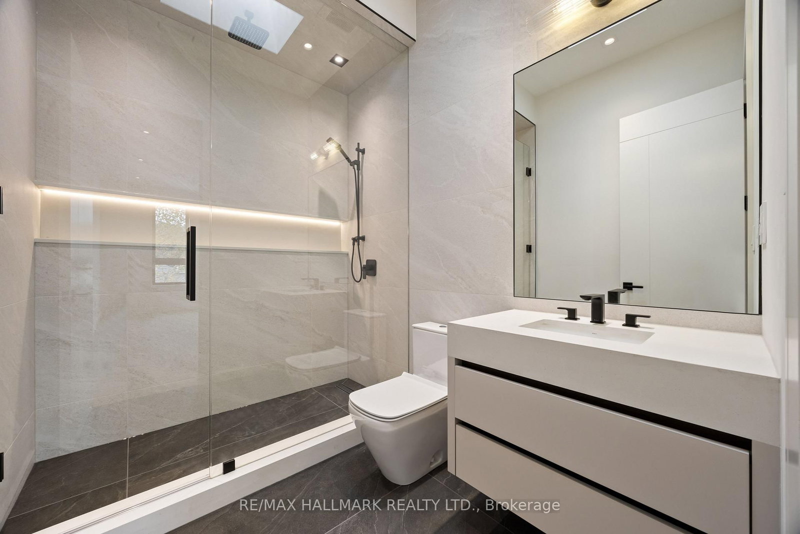 652 Bedford Park Avenue • Toronto, ON photo 38