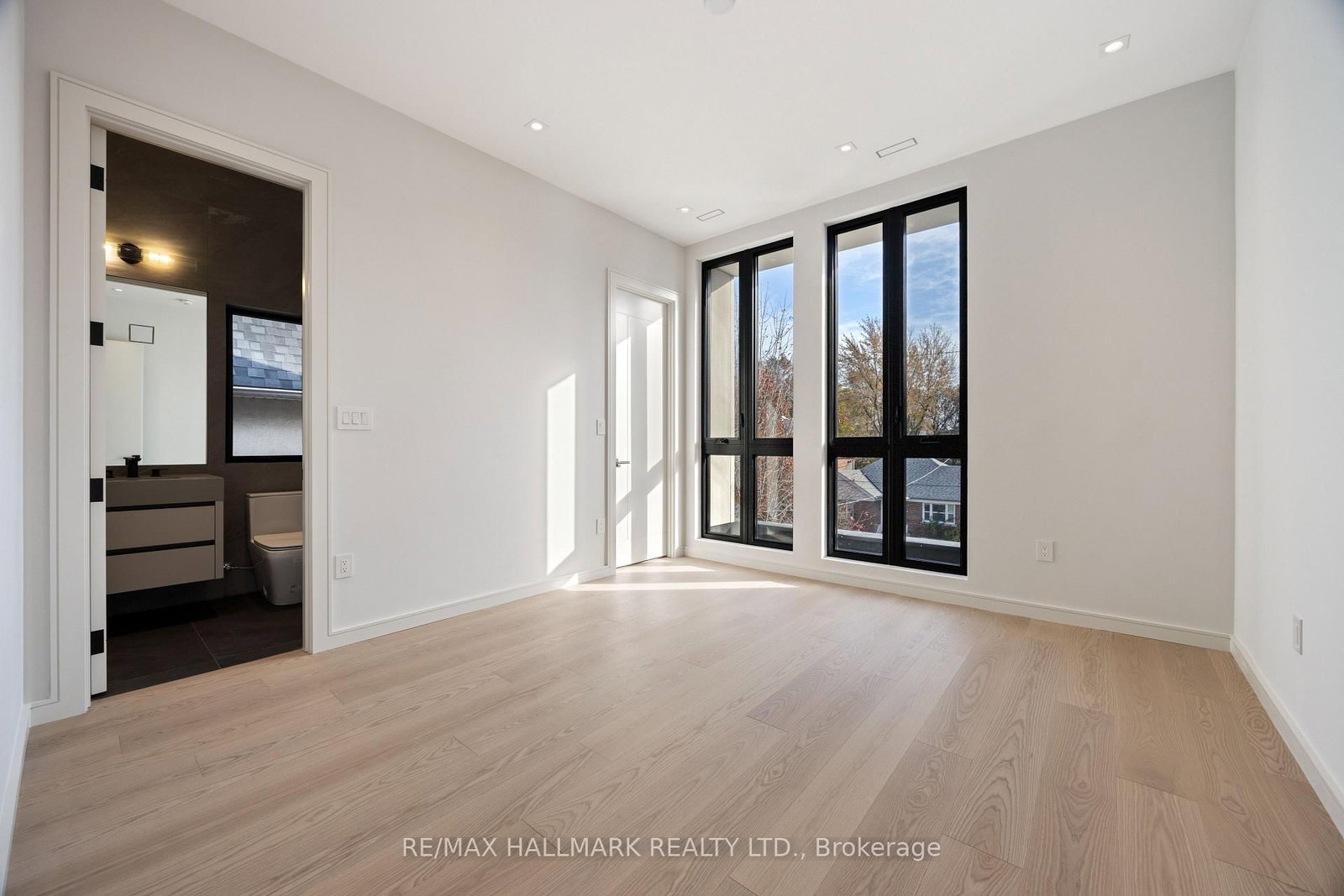 652 Bedford Park Avenue • Toronto, ON photo 39