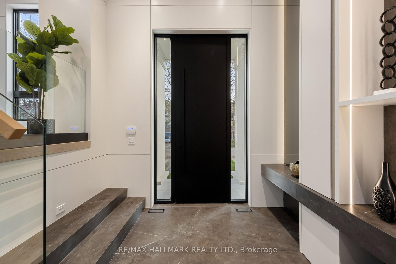 652 Bedford Park Avenue - Photo 4