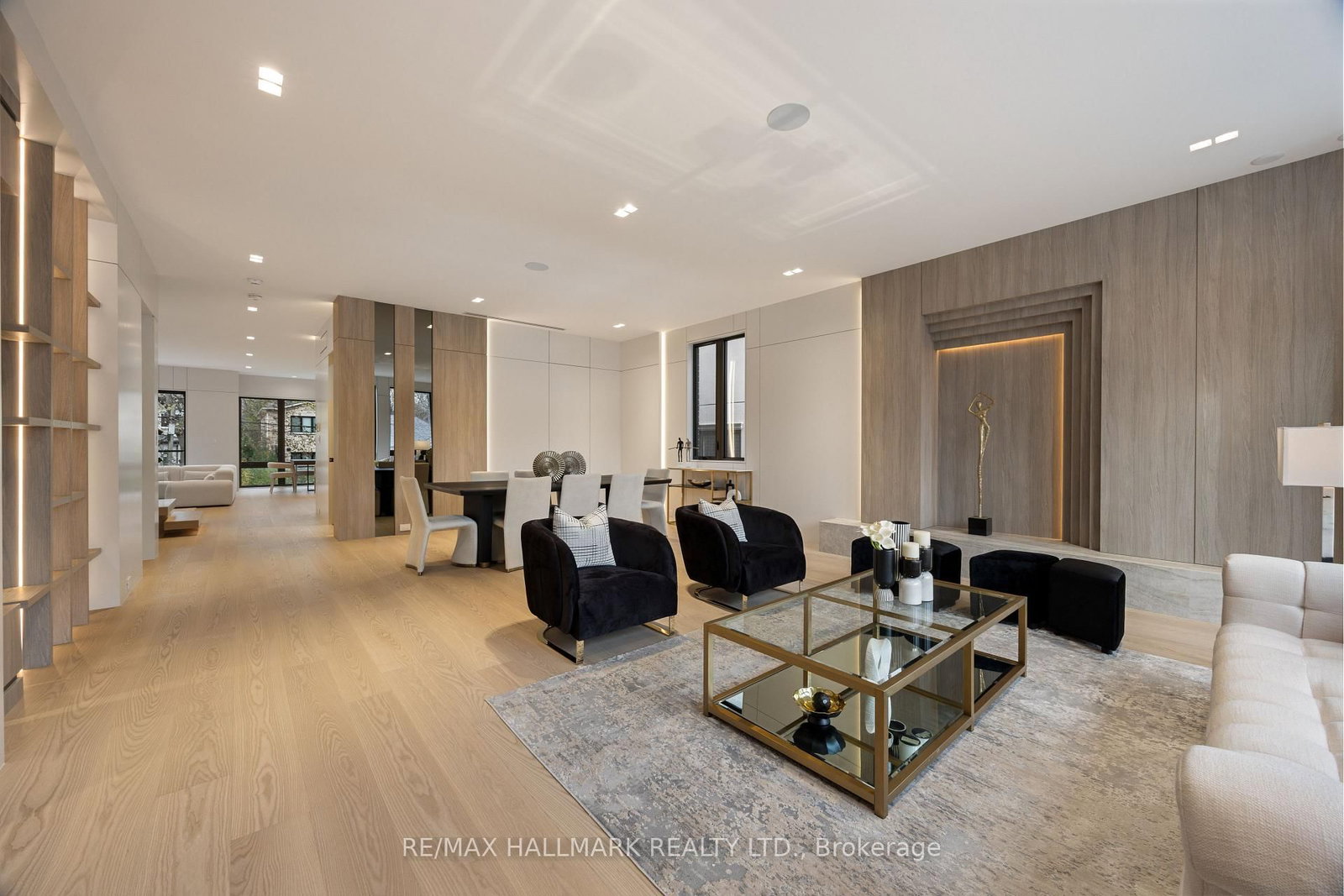 652 Bedford Park Avenue • Toronto, ON photo 8