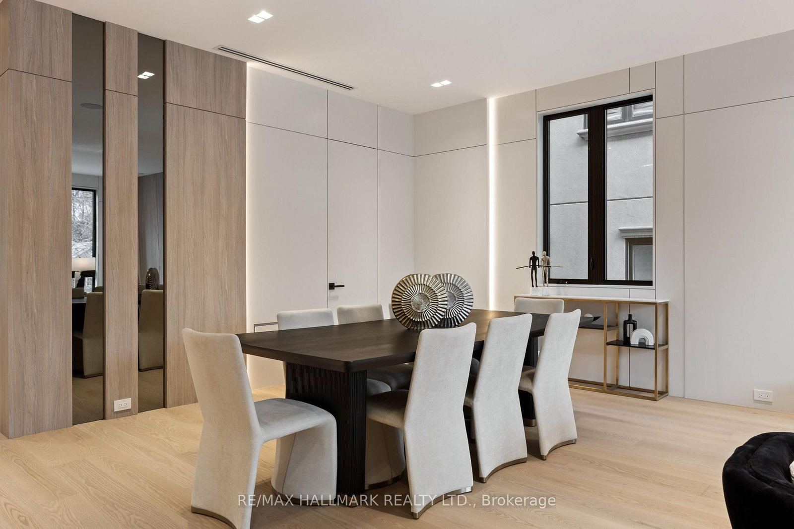 652 Bedford Park Avenue - Photo 9
