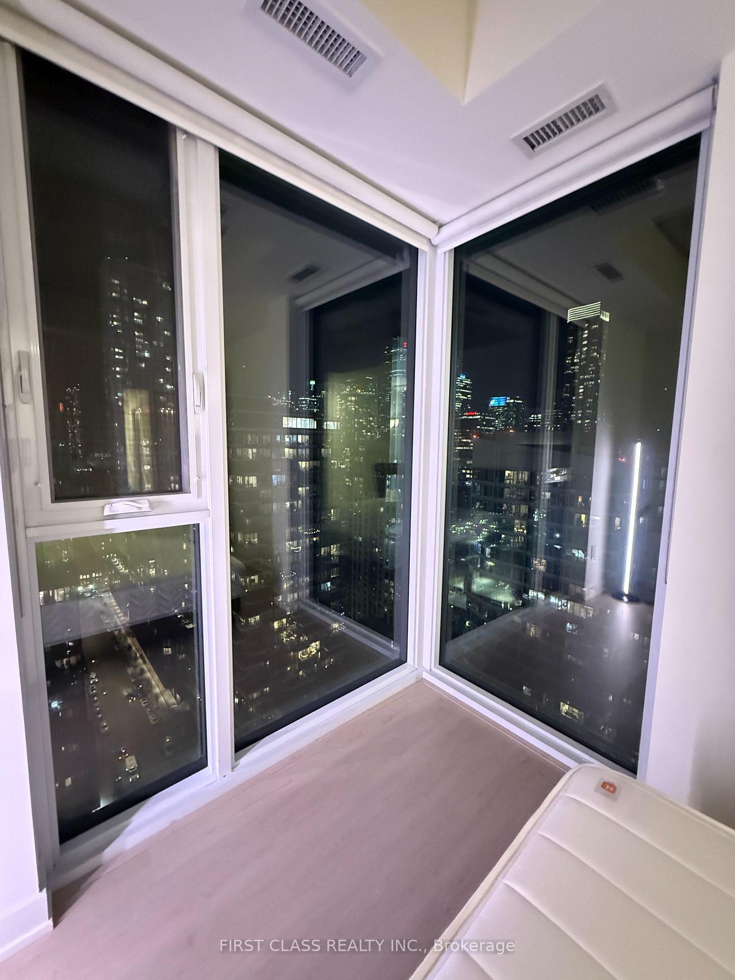65 Mutual Street, Unit 2804 - Photo 5