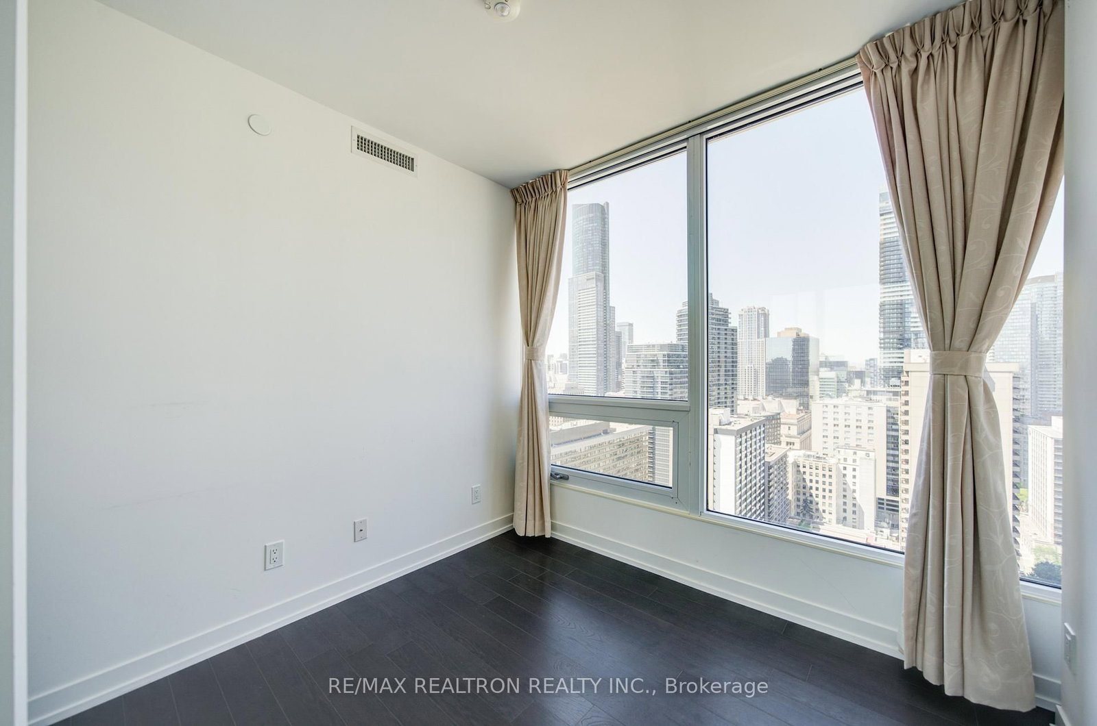 85 Wood Street, Unit 3303 - Photo 16