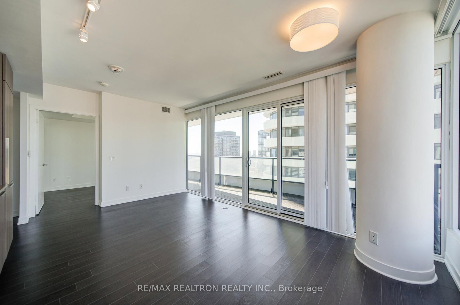 85 Wood Street, Unit 3303 - Photo 4