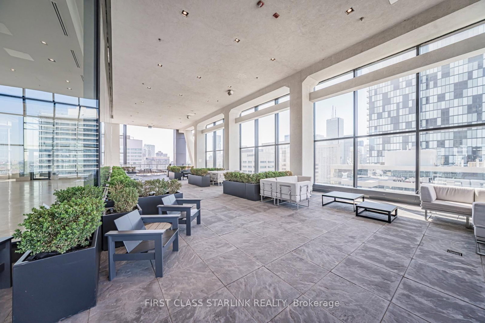 488 University Avenue, Unit 4802 - Photo 33
