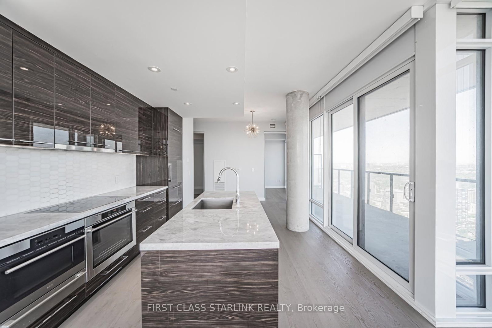 488 University Avenue, Unit 4802 - Photo 4