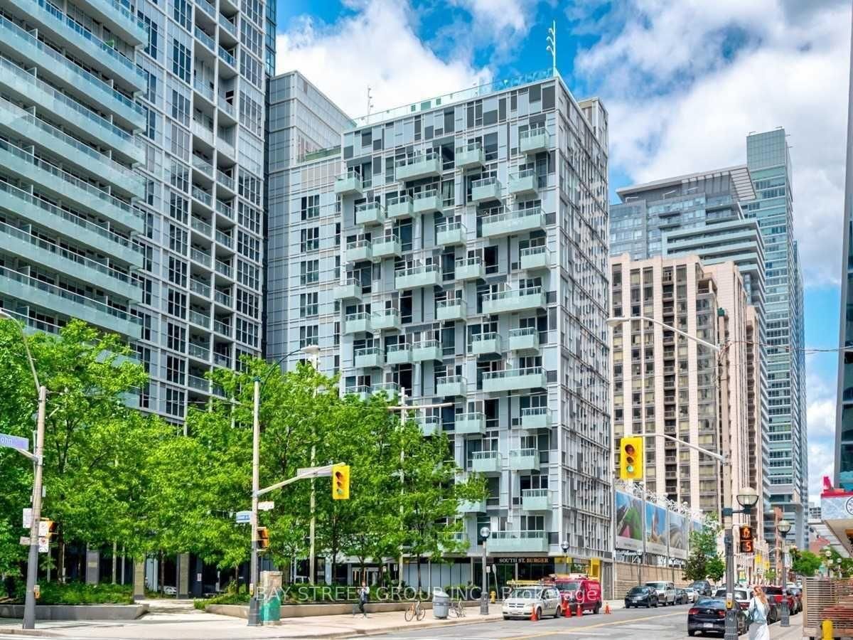 20 John Street, Unit 1117