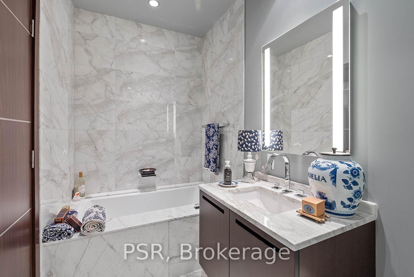 180 University Avenue • #5003 • Toronto, ON photo 40