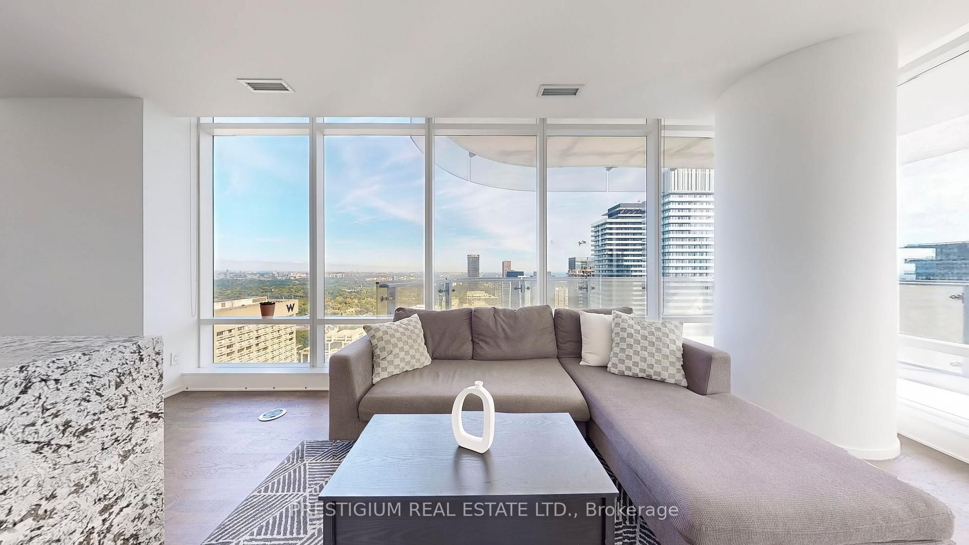 1 Bloor Street E, Unit 4204