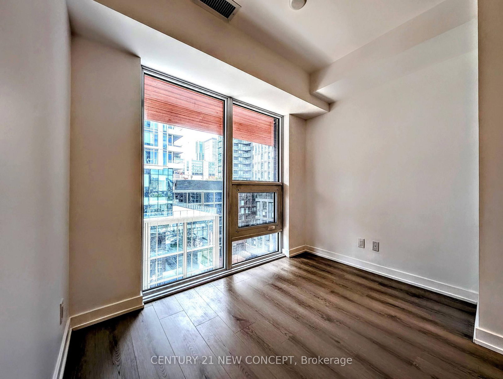 1011-100 Queen Street, Toronto, ON, photo 2