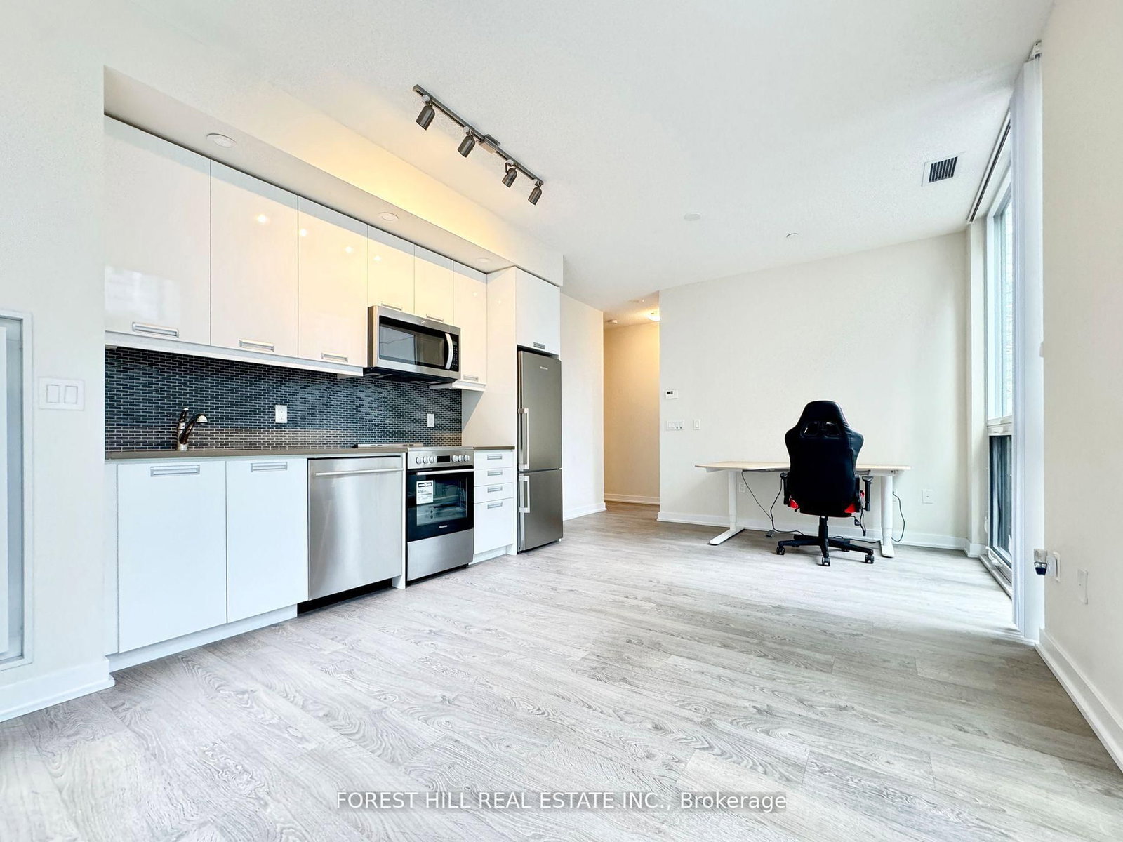 99 John Street, Unit 402 - Photo 6