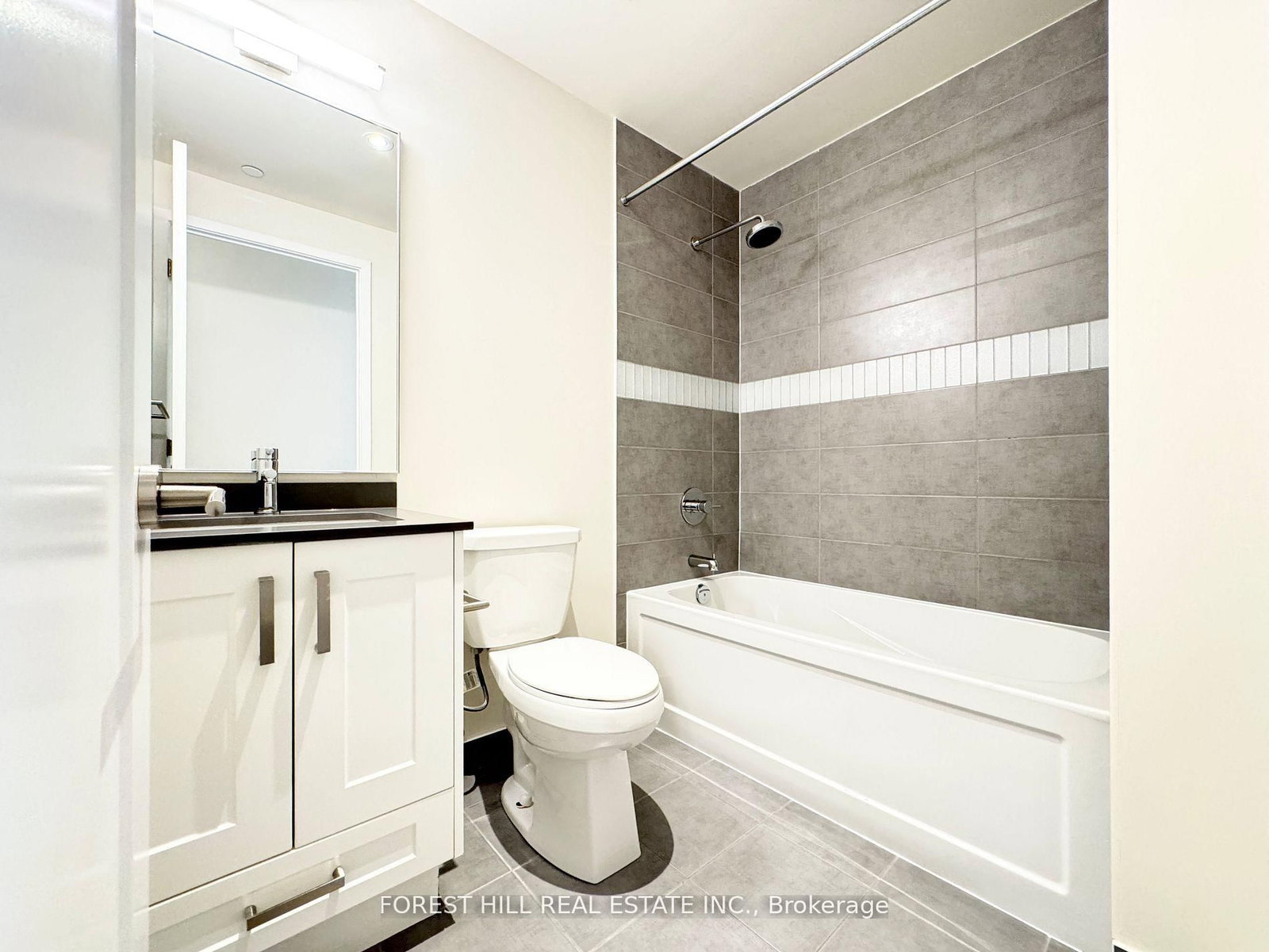 99 John Street, Unit 402 - Photo 8