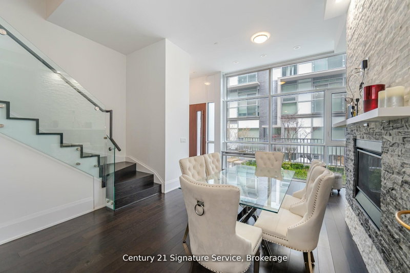 TH05 - 101 Erskine Avenue