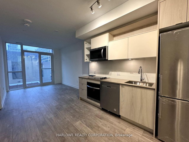 402 - 100 Dalhousie Street