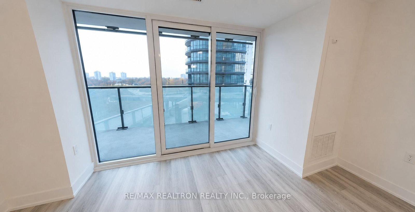 604-575 Bloor Street, Toronto, ON, photo 5