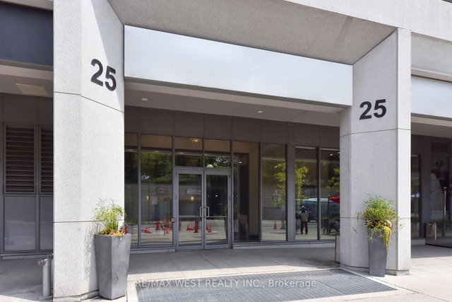 1512 - 25 Lower Simcoe Street
