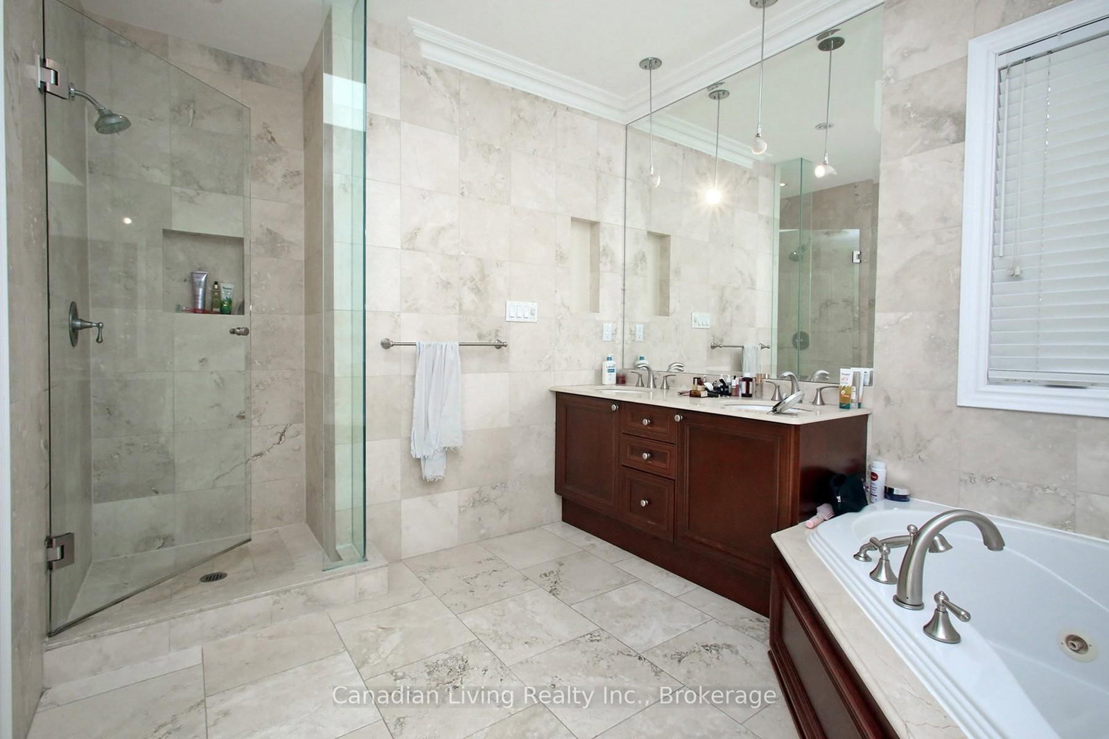 374 Glengarry Avenue • Toronto, ON photo 18
