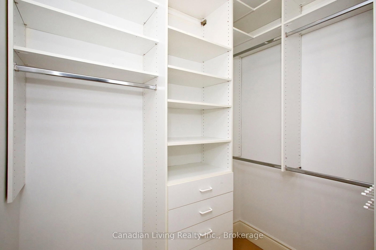 374 Glengarry Avenue • Toronto, ON photo 20