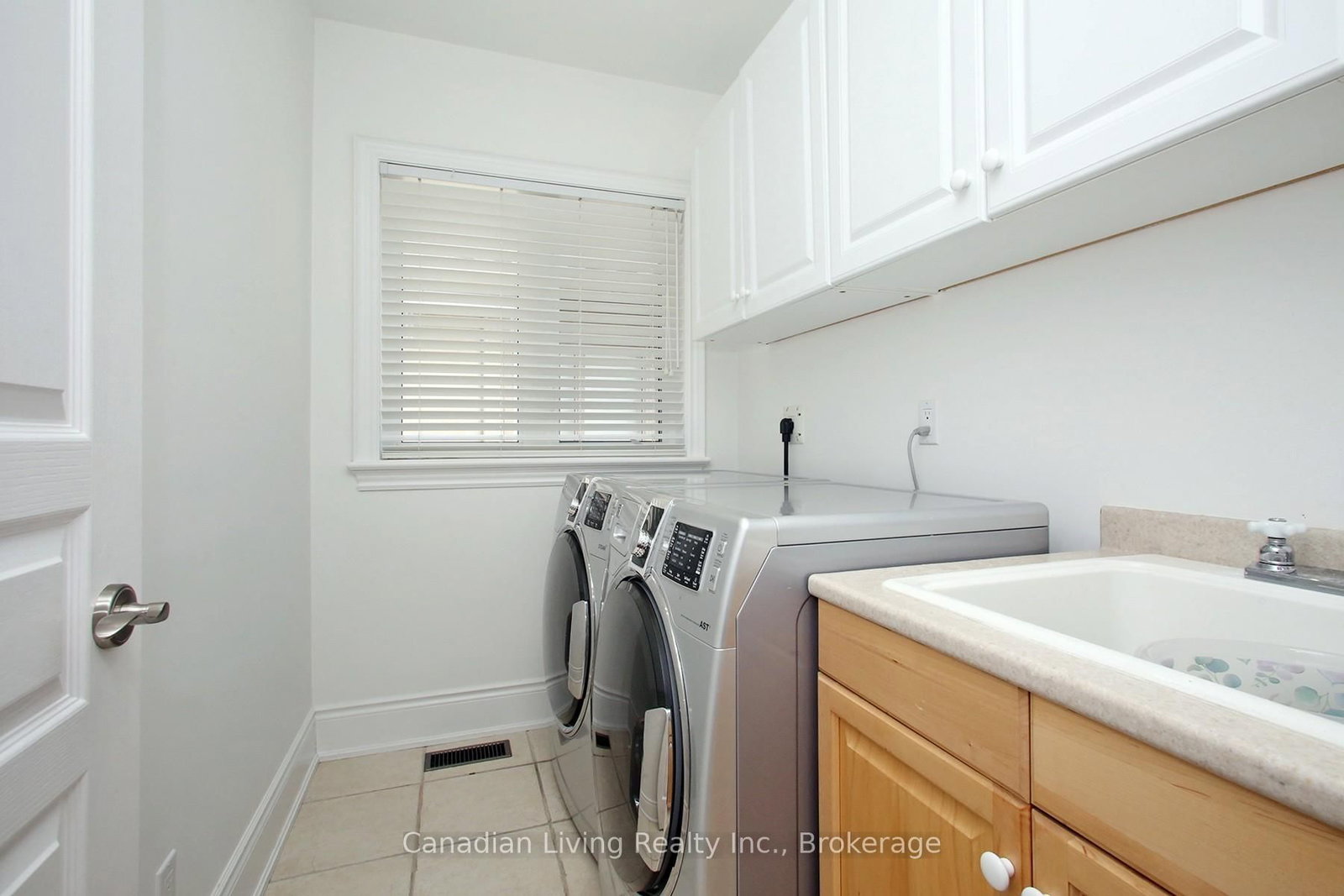 374 Glengarry Avenue • Toronto, ON photo 29