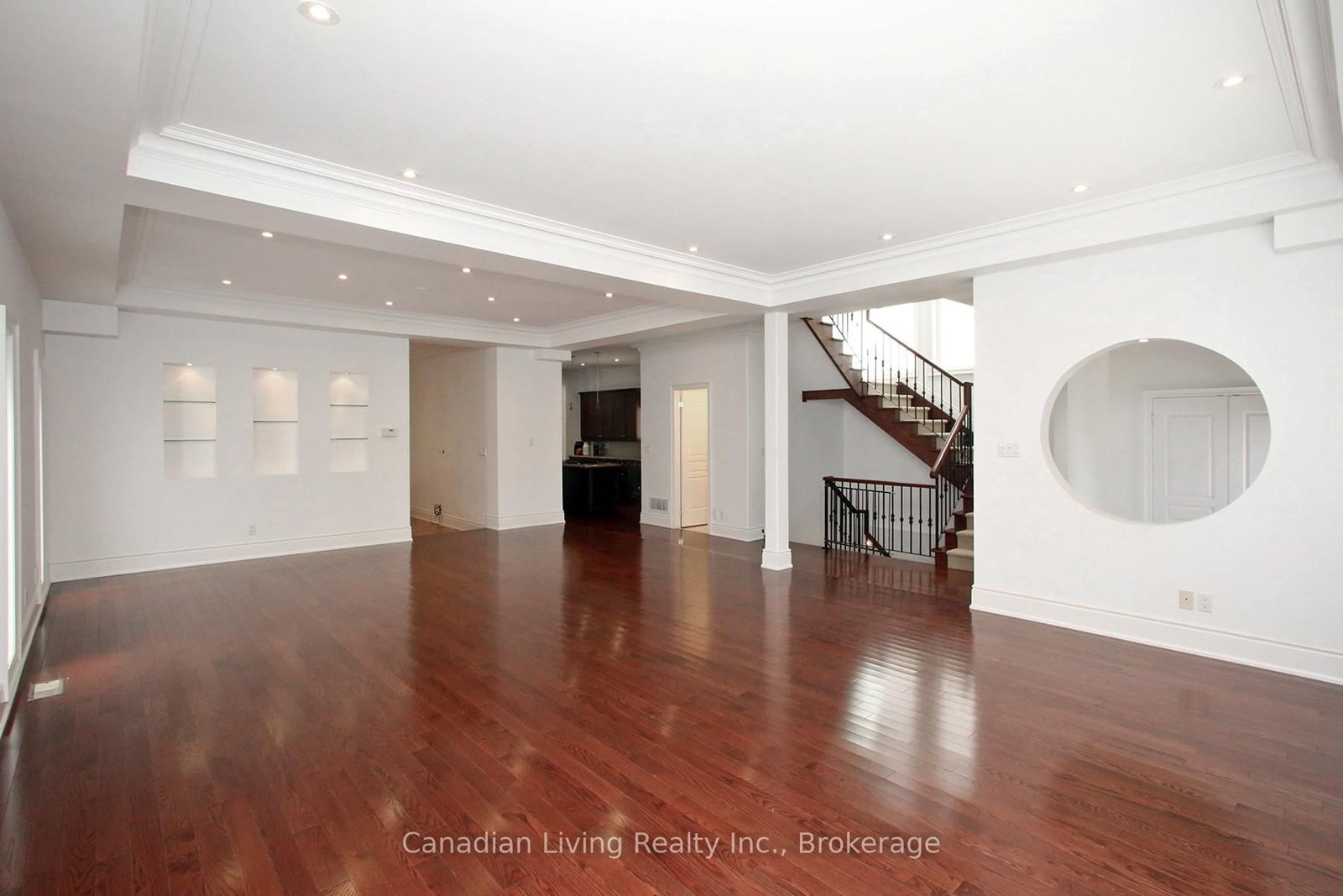 374 Glengarry Avenue • Toronto, ON photo 6