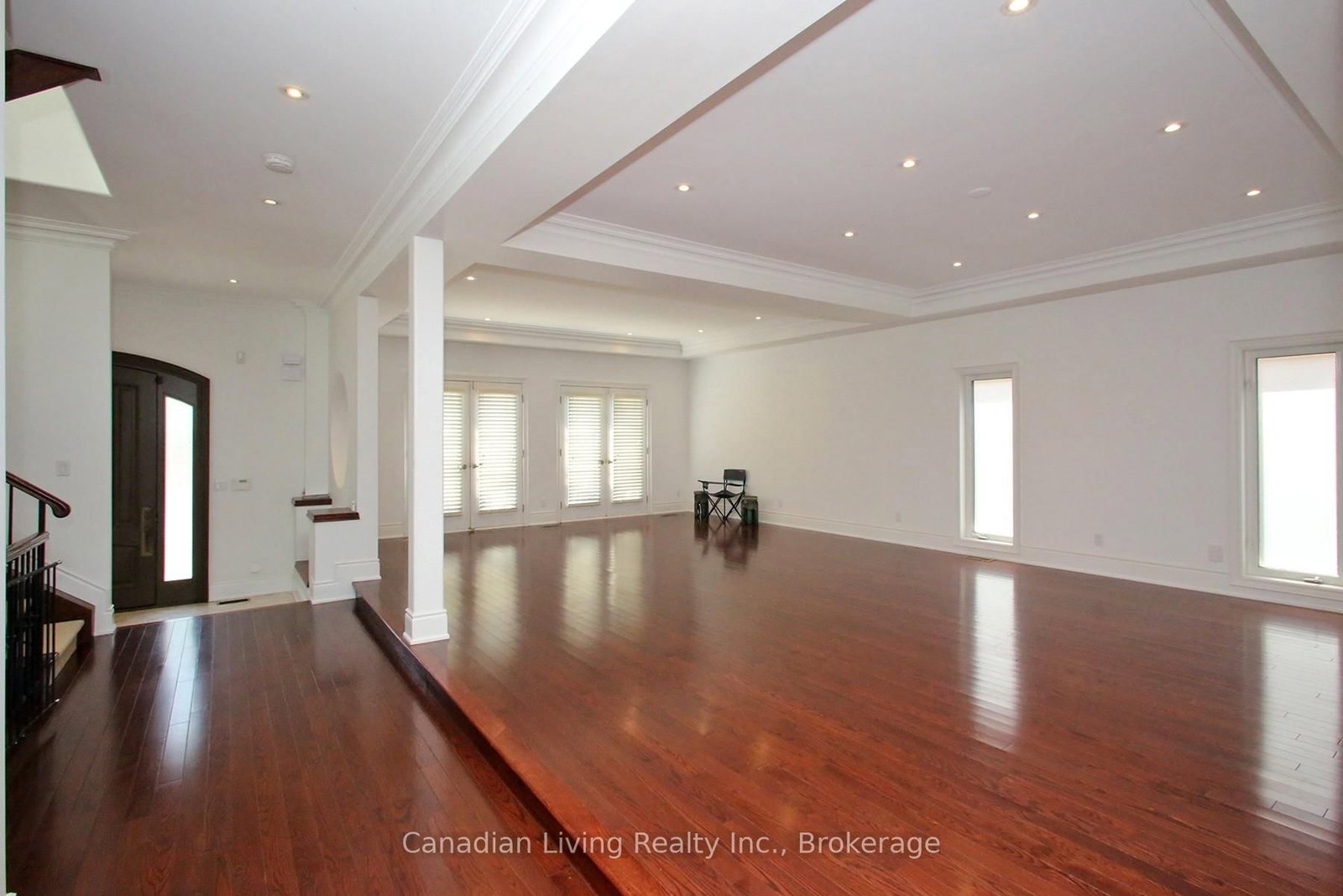 374 Glengarry Avenue • Toronto, ON photo 8