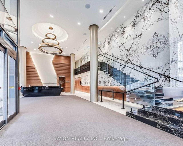 1019 - 25 Adra Grado Way