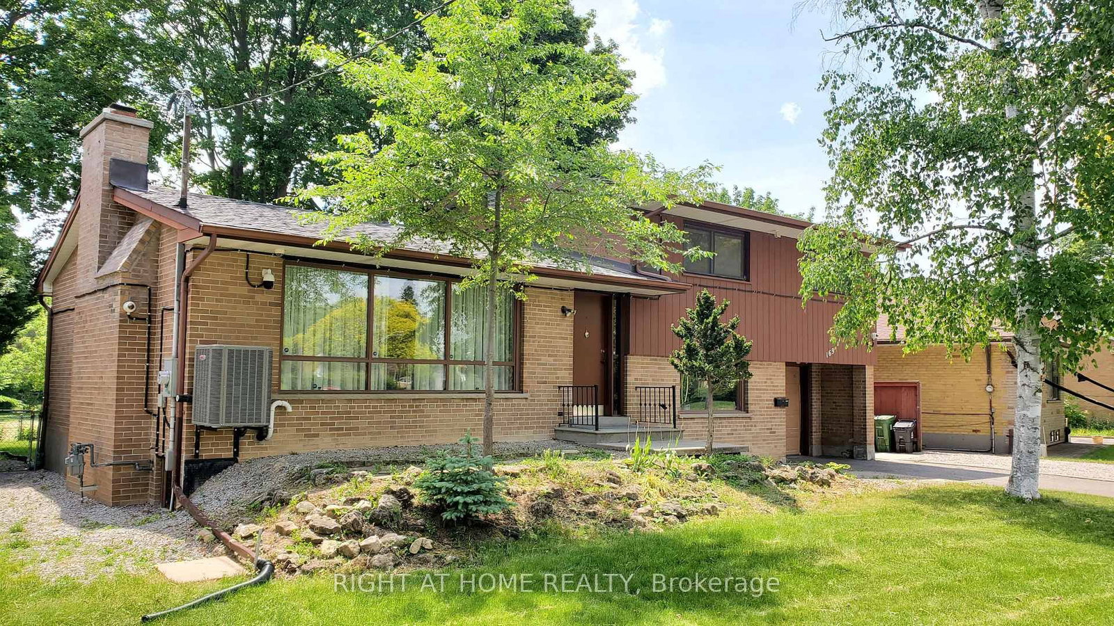 1-169 Yorkview Drive, Toronto, ON