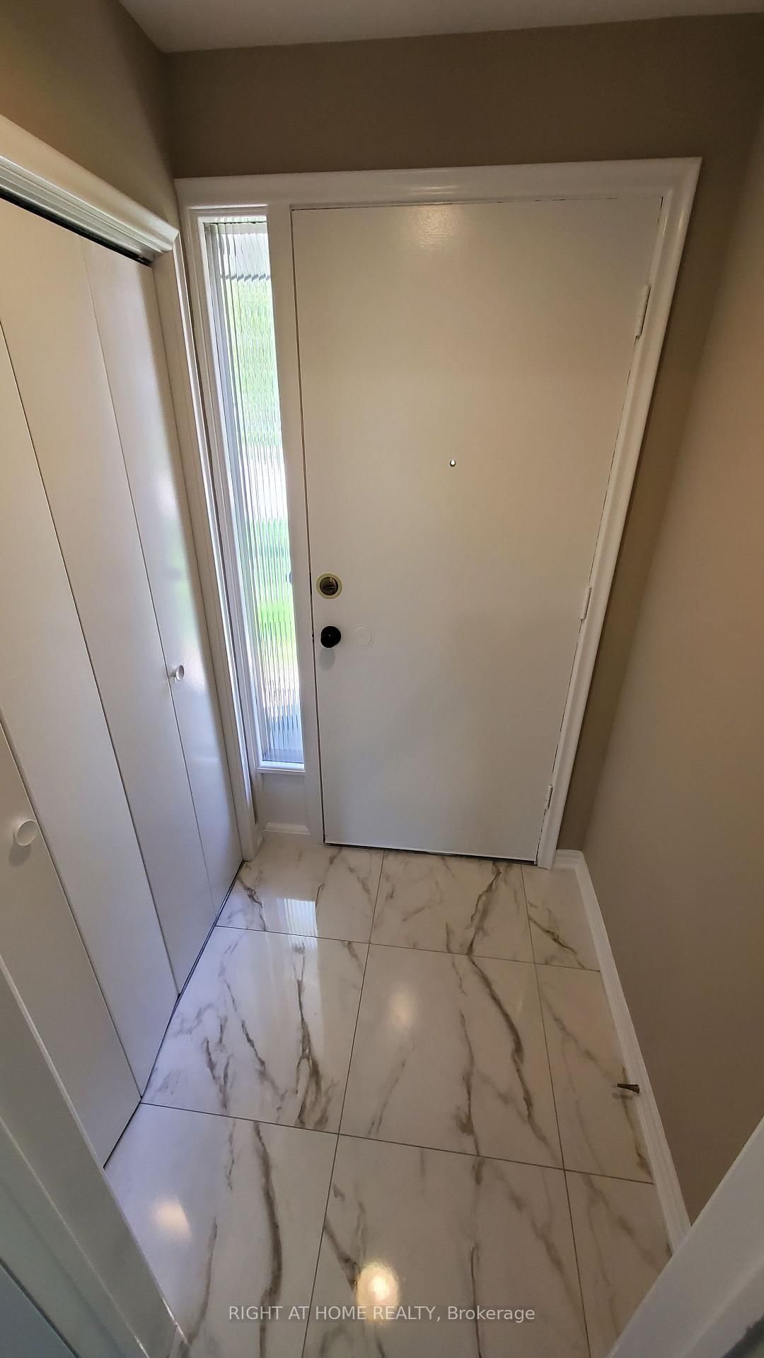 169 Yorkview Drive, Unit 1 - Photo 2