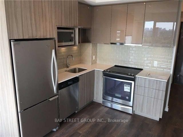 520-52 Forest Manor Road, Toronto, ON, photo 2