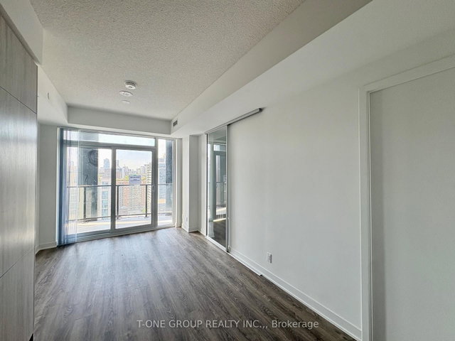 2003 - 180 Front Street E