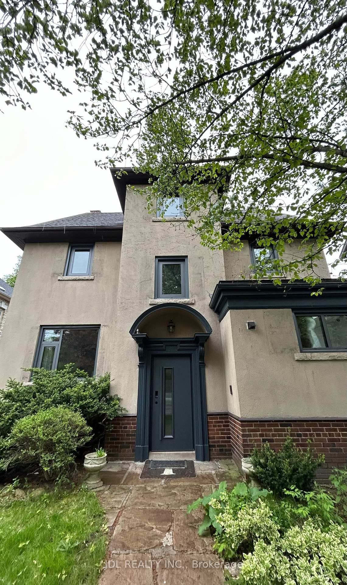 19 Glengrove Ave E Avenue, Unit Bsmt