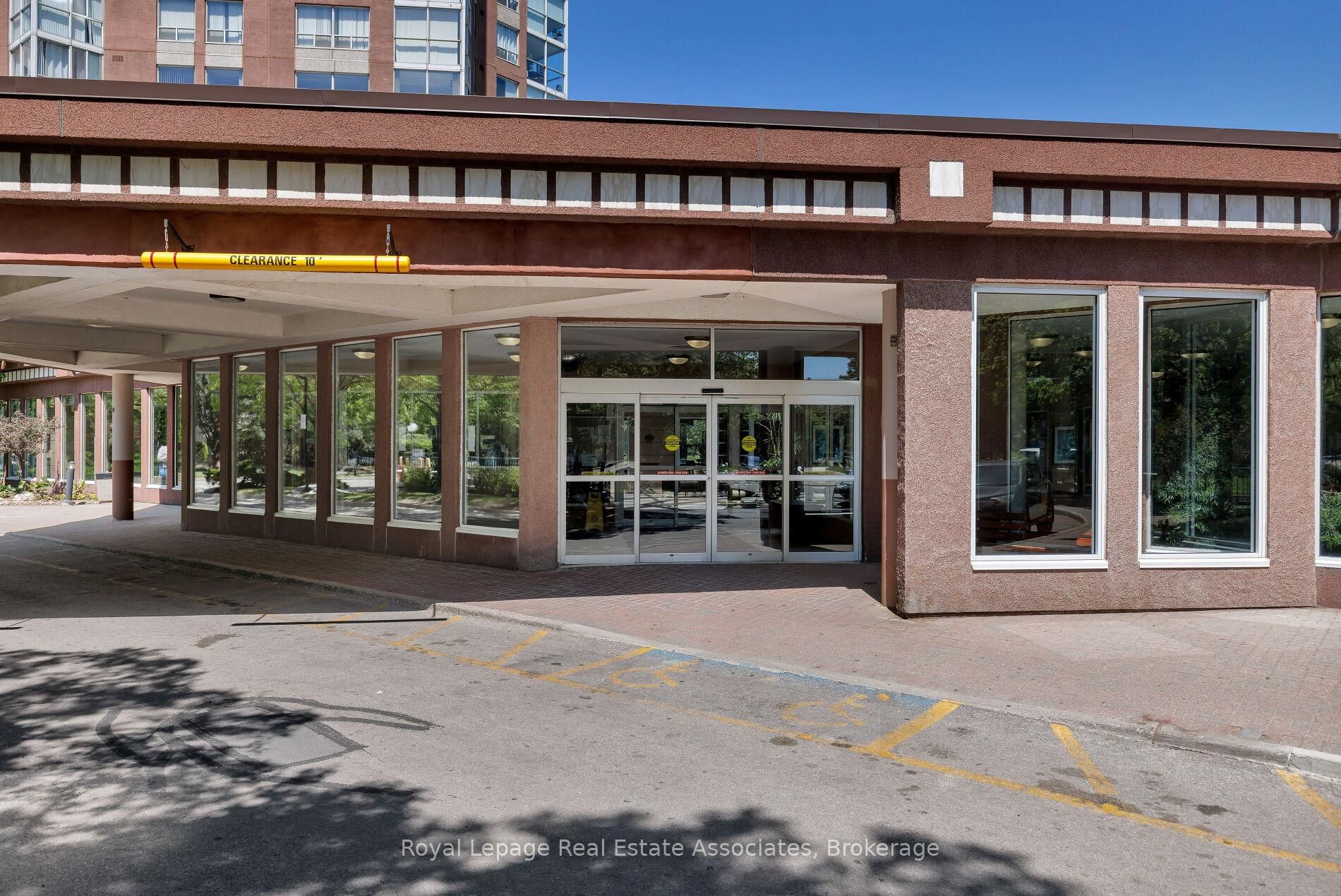 7 Concorde Place, Unit 411