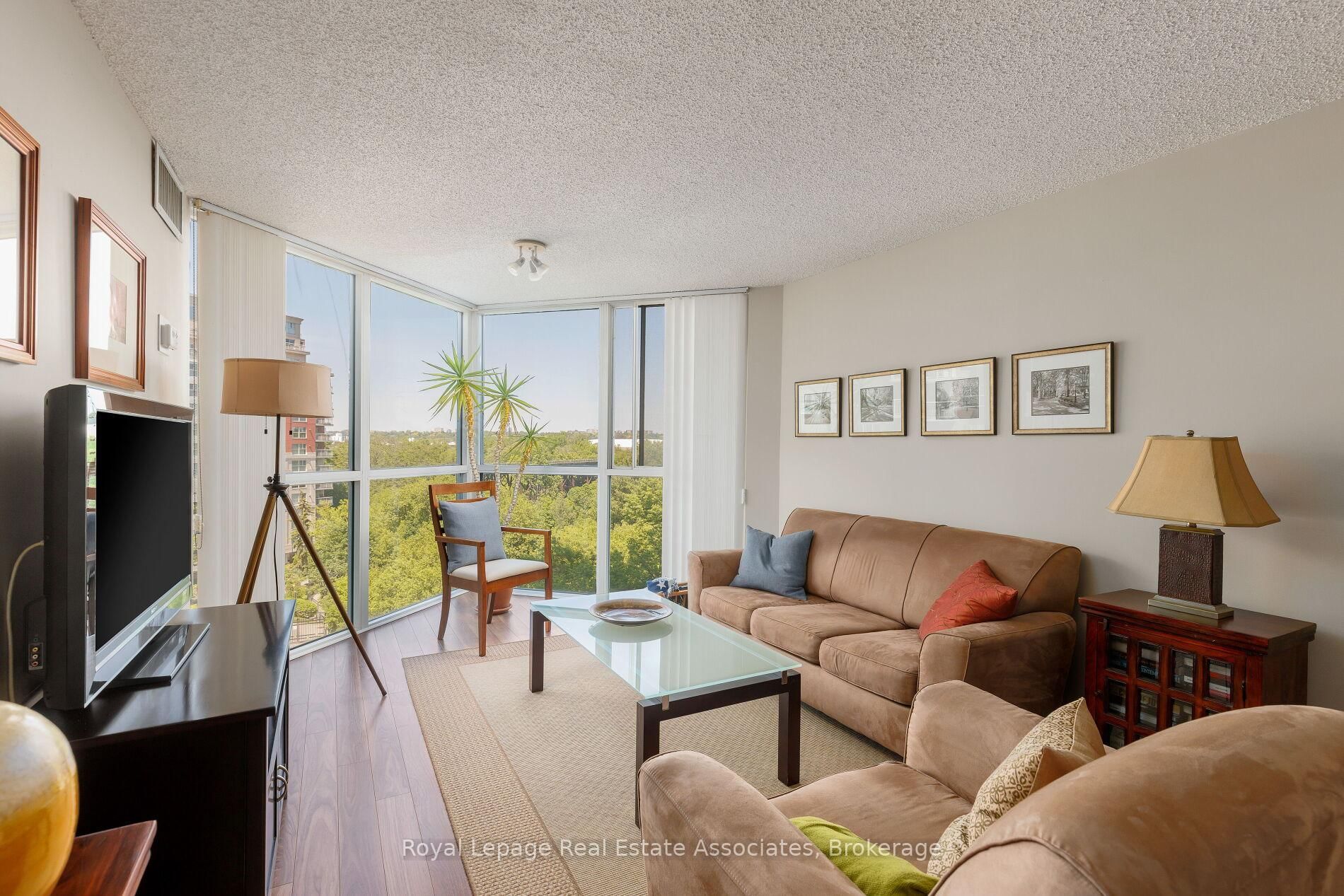 7 Concorde Place, Unit 411