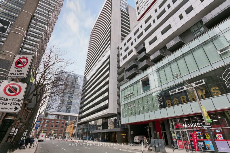 307 - 330 Richmond Street W W