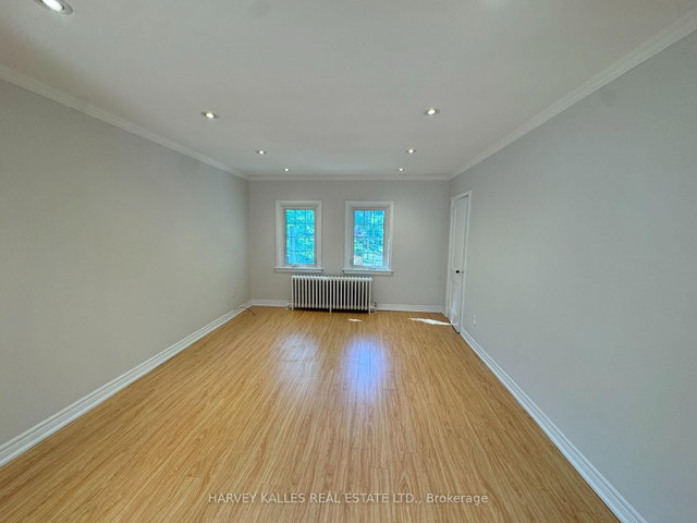 Upper - 38 Strathgowan Avenue