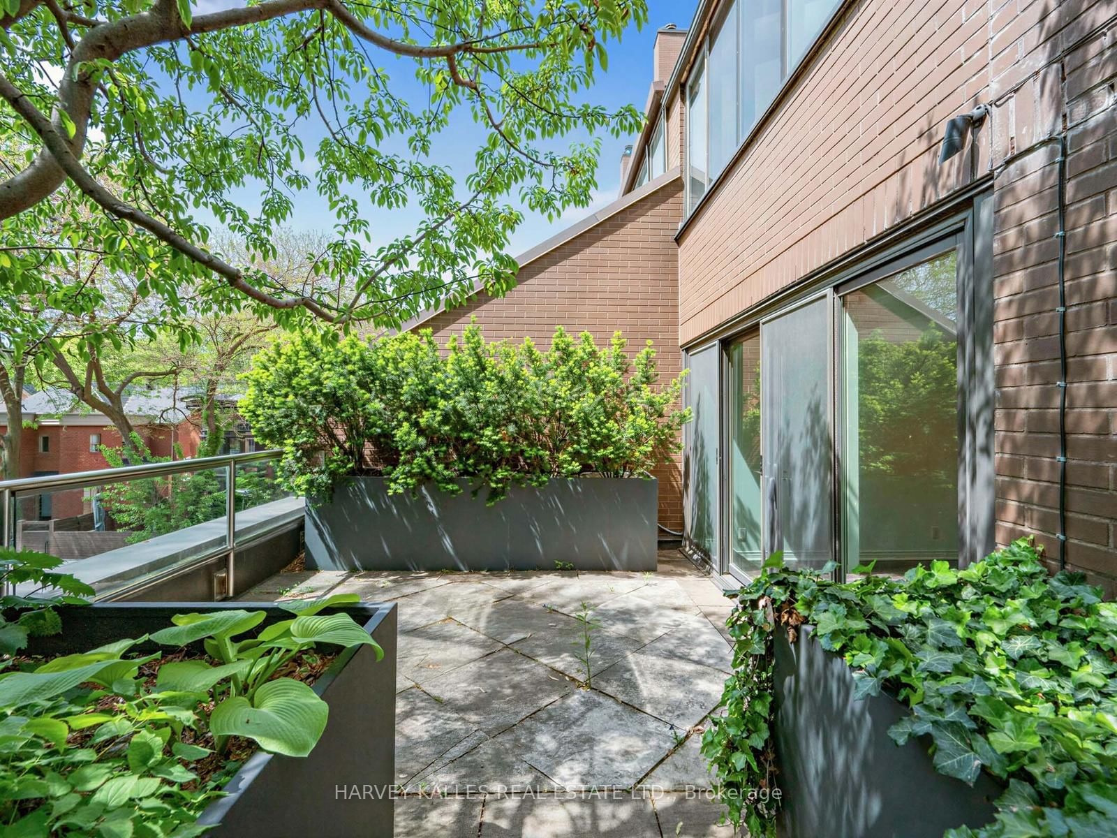 4 Lowther Avenue • #310 • Toronto, ON photo 33