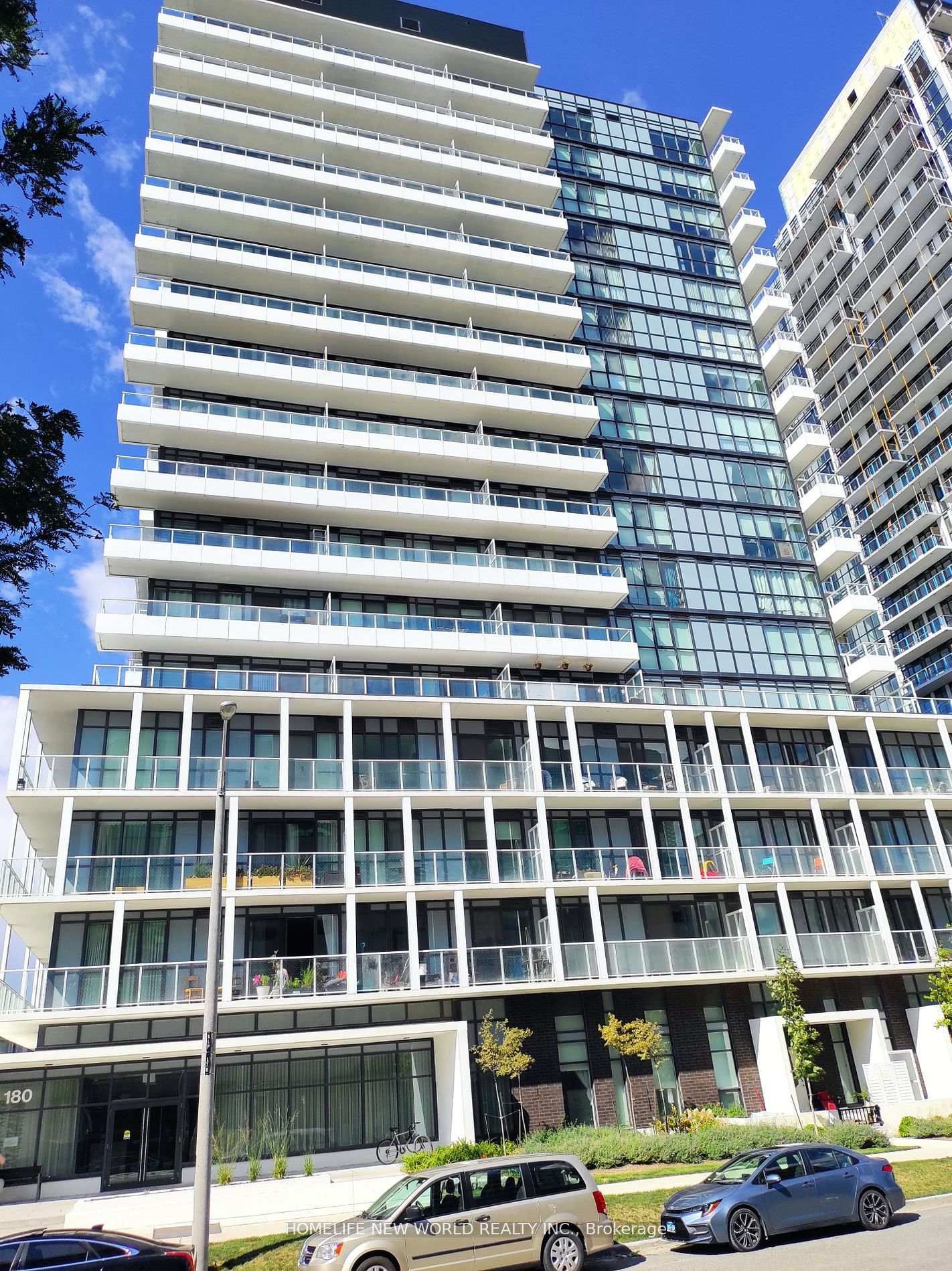 180 Fairview Mall, Toronto, Ontario M2J 5A7