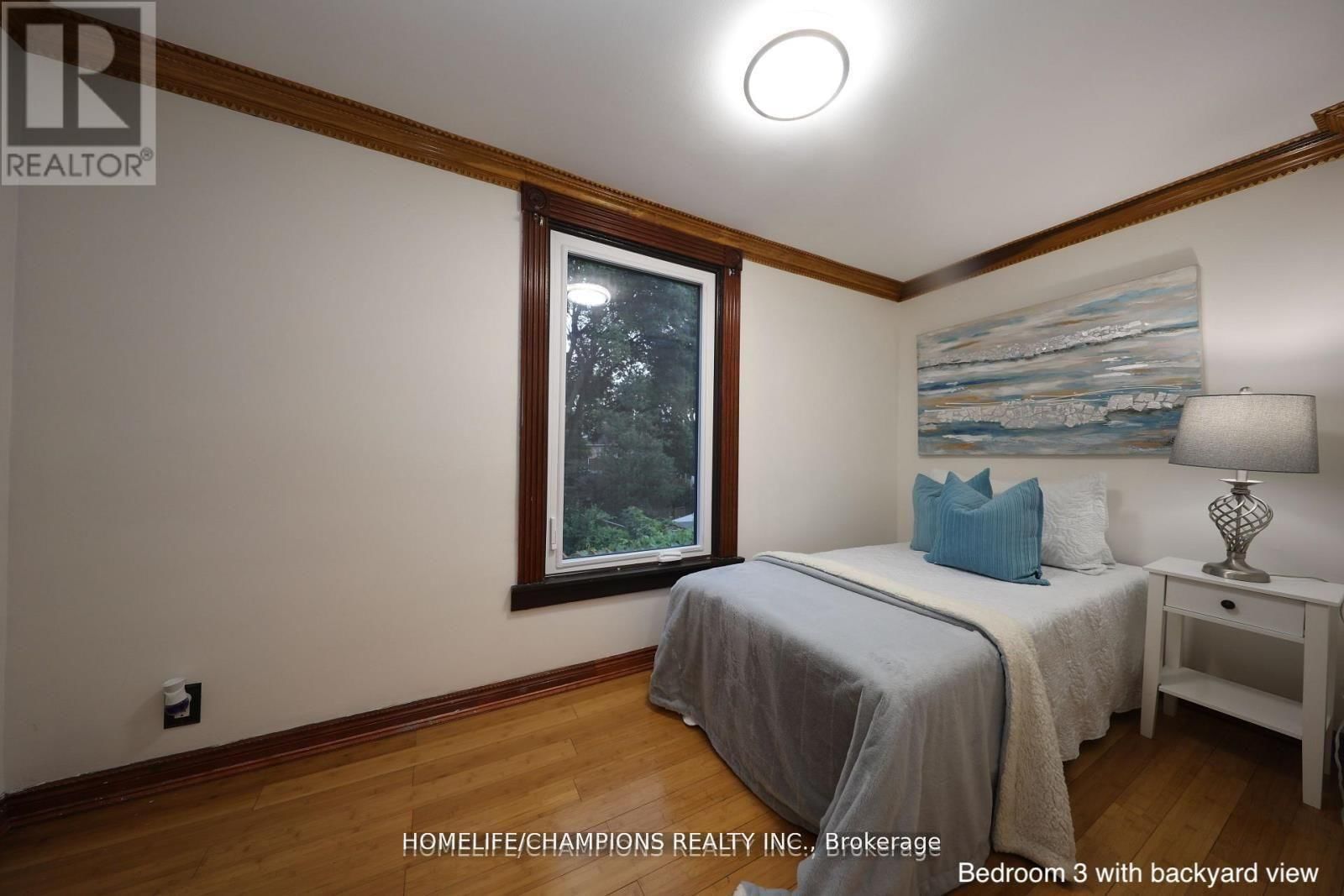 291 St Clair Avenue E • Toronto, ON photo 21