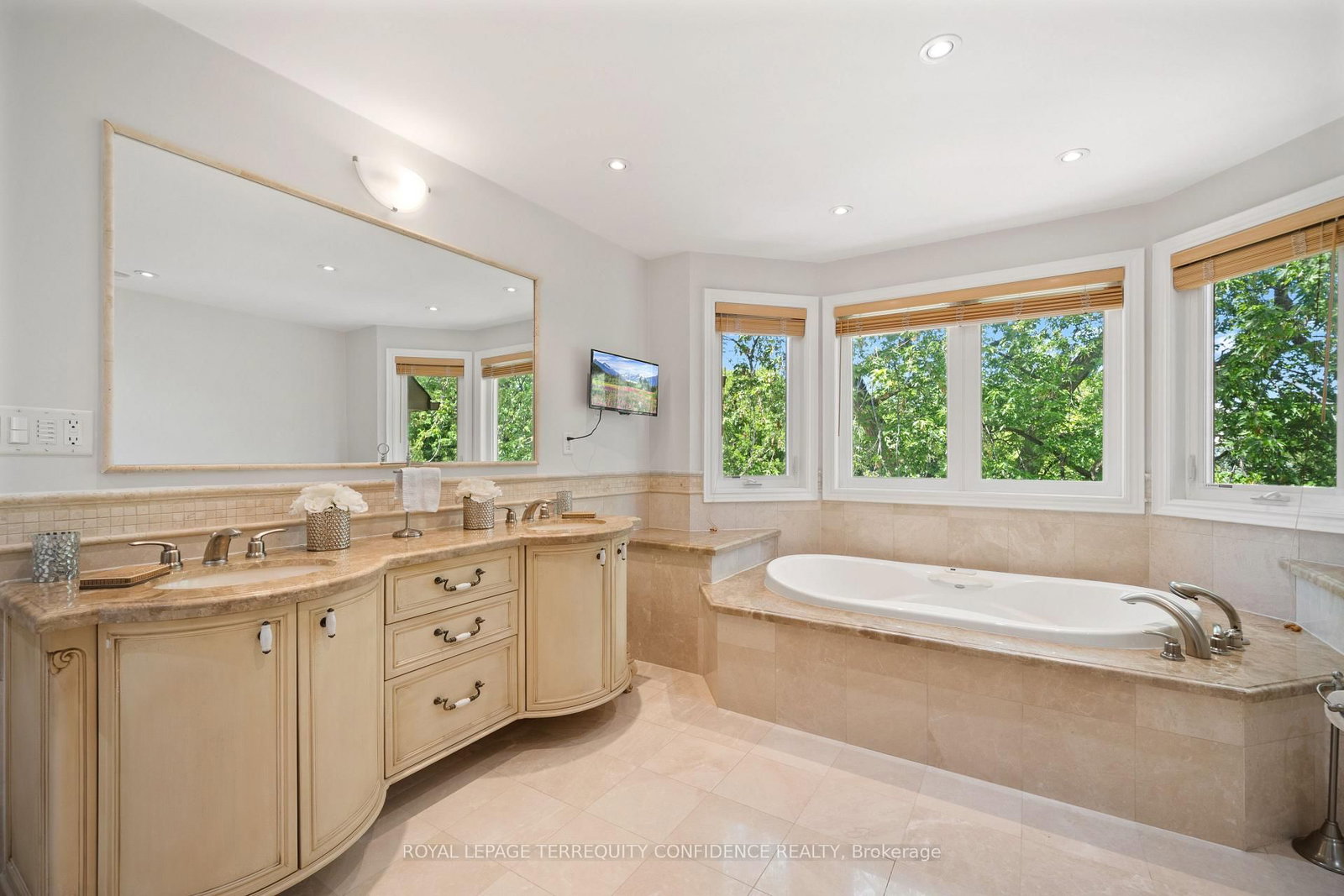 466A Ellerslie Avenue • Toronto, ON photo 31