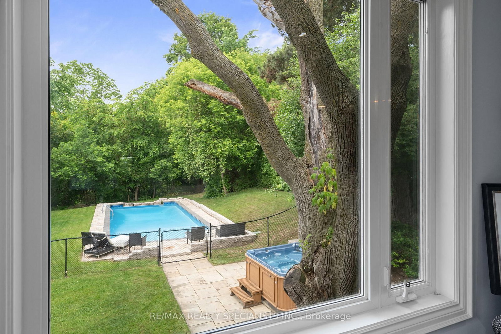 42 Heathview Avenue • Toronto, ON photo 11