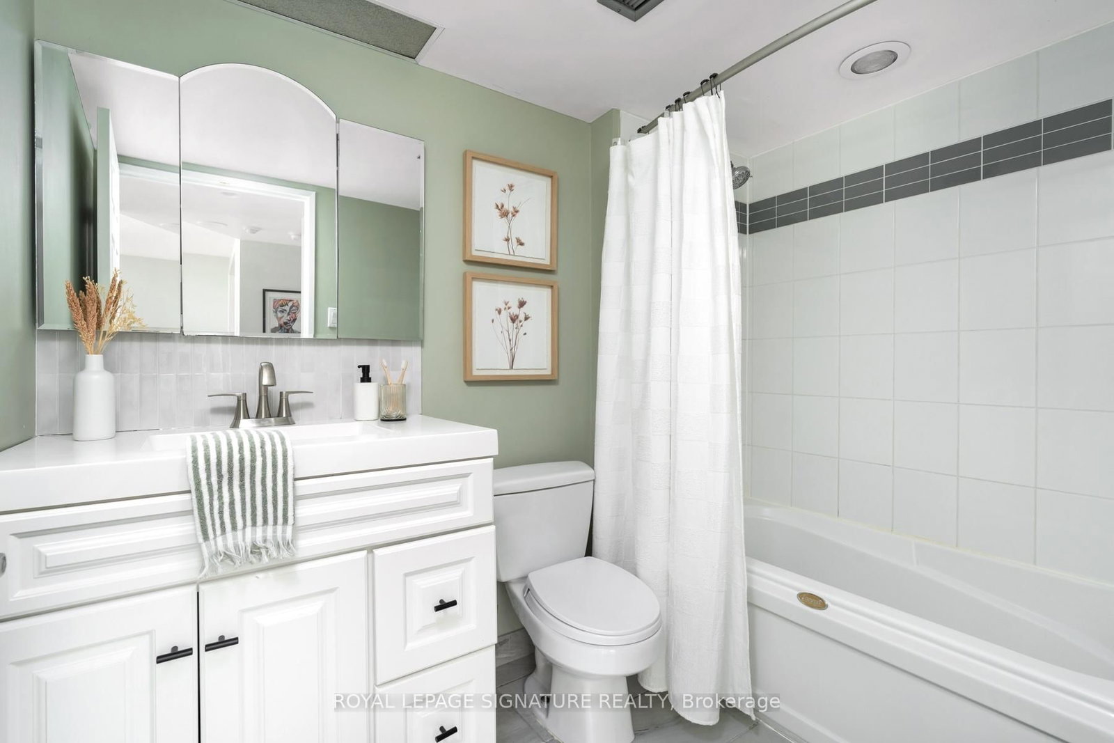 725 W King Street • #903 • Toronto, ON photo 18