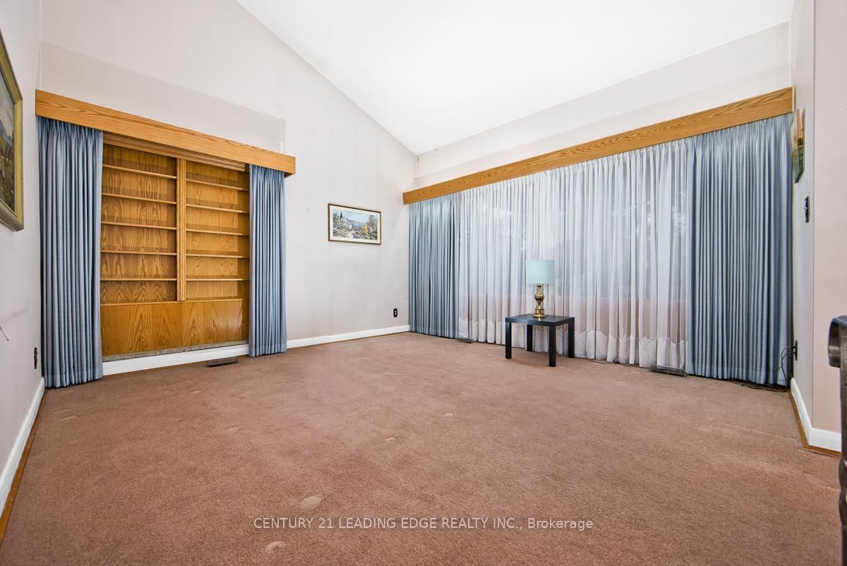 1 Bradgate Road • Toronto, ON photo 6