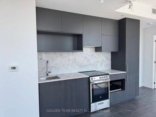 3705 - 100 Queen Street E