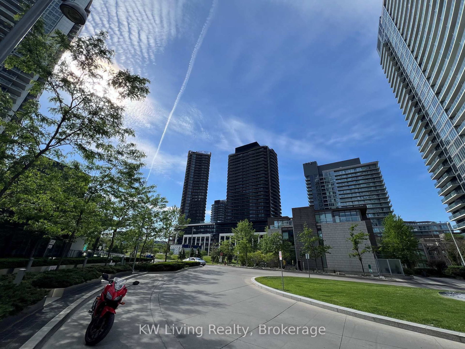 206-117 Mcmahon Drive, Toronto, ON, photo 2