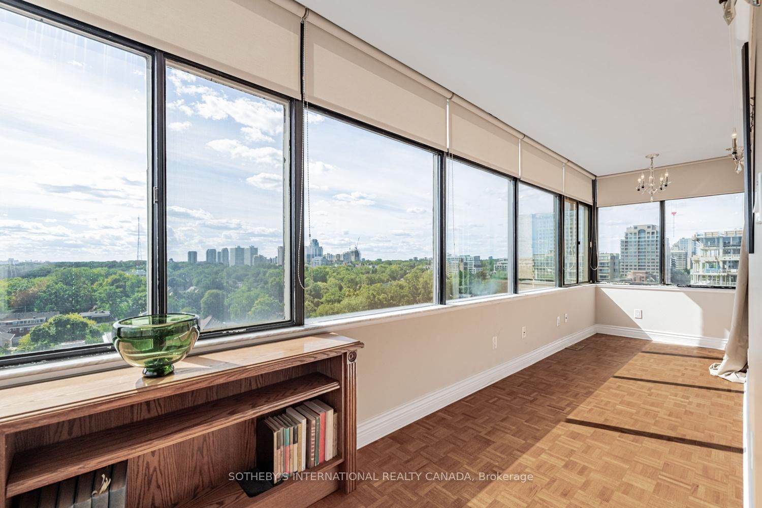 423 Avenue Road • #13 • Toronto, ON photo 17