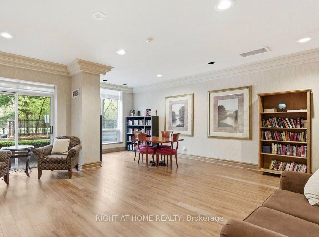 233 Beecroft Road • #111 • Toronto, ON photo 10